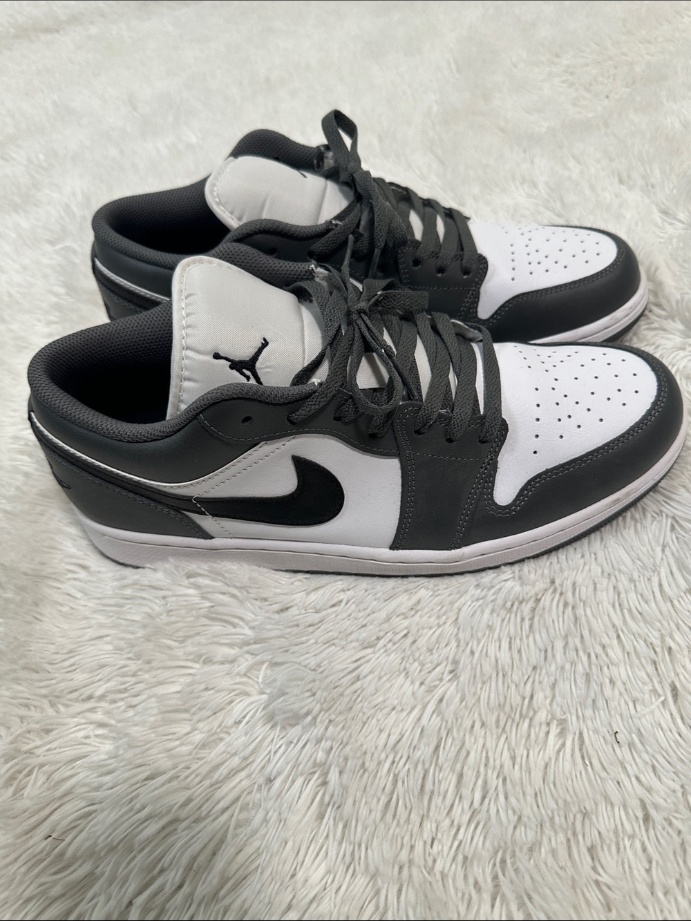 ❤️ Jordan 1 Low Iron Grey Shoe - Picture 2 of 7